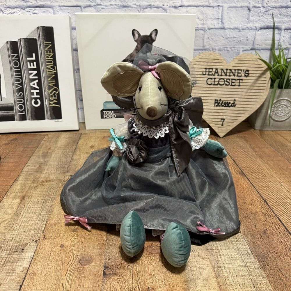 Victorian Decorative Mouse Handmade - Picture 10 of 16